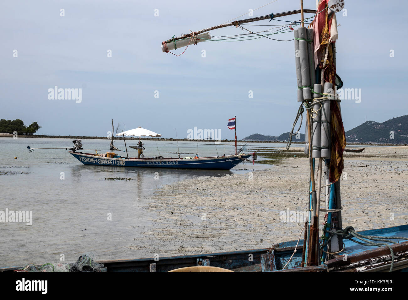 Ancien bateau de pêche à la plage de Chaweng à Koh Samui Banque D'Images