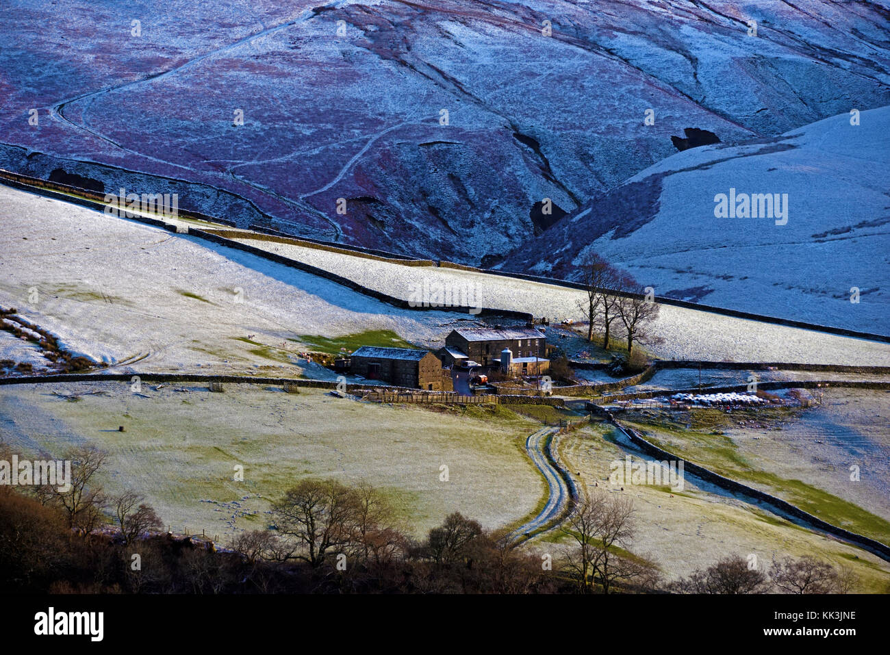 Carlingill basse batterie et les Fells Cap Sud en hiver. Cumbria, Angleterre, Royaume-Uni, Europe. Banque D'Images