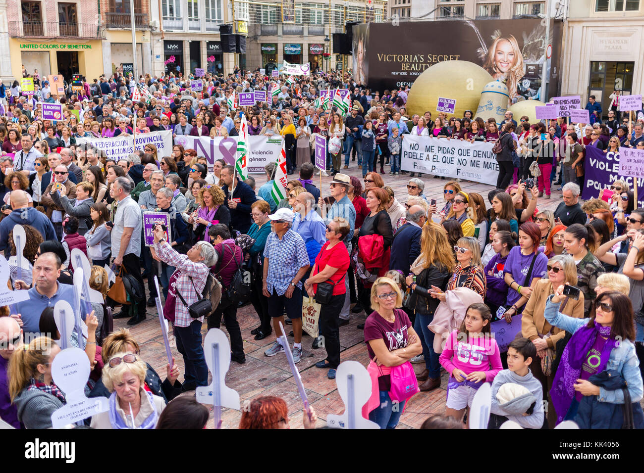 Protestation à Malaga en Espagne. organisée dans le cadre de la journée internationale pour l'élimination de la violence contre les femmes le 25 novembre 2017 Banque D'Images