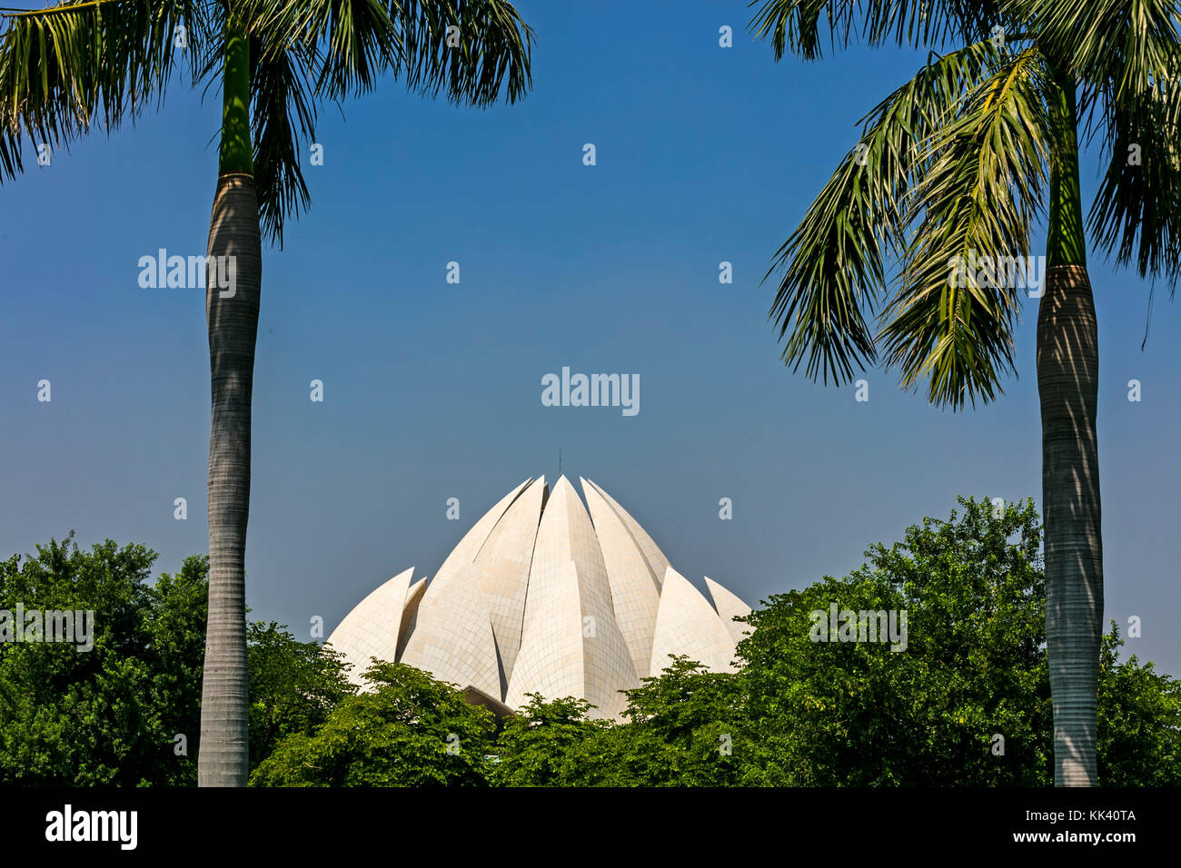 Le beau TEMPLE DE LOTUS a été construit par des adeptes de la FOI BAHA'ie - NEW DELHI, INDE Banque D'Images