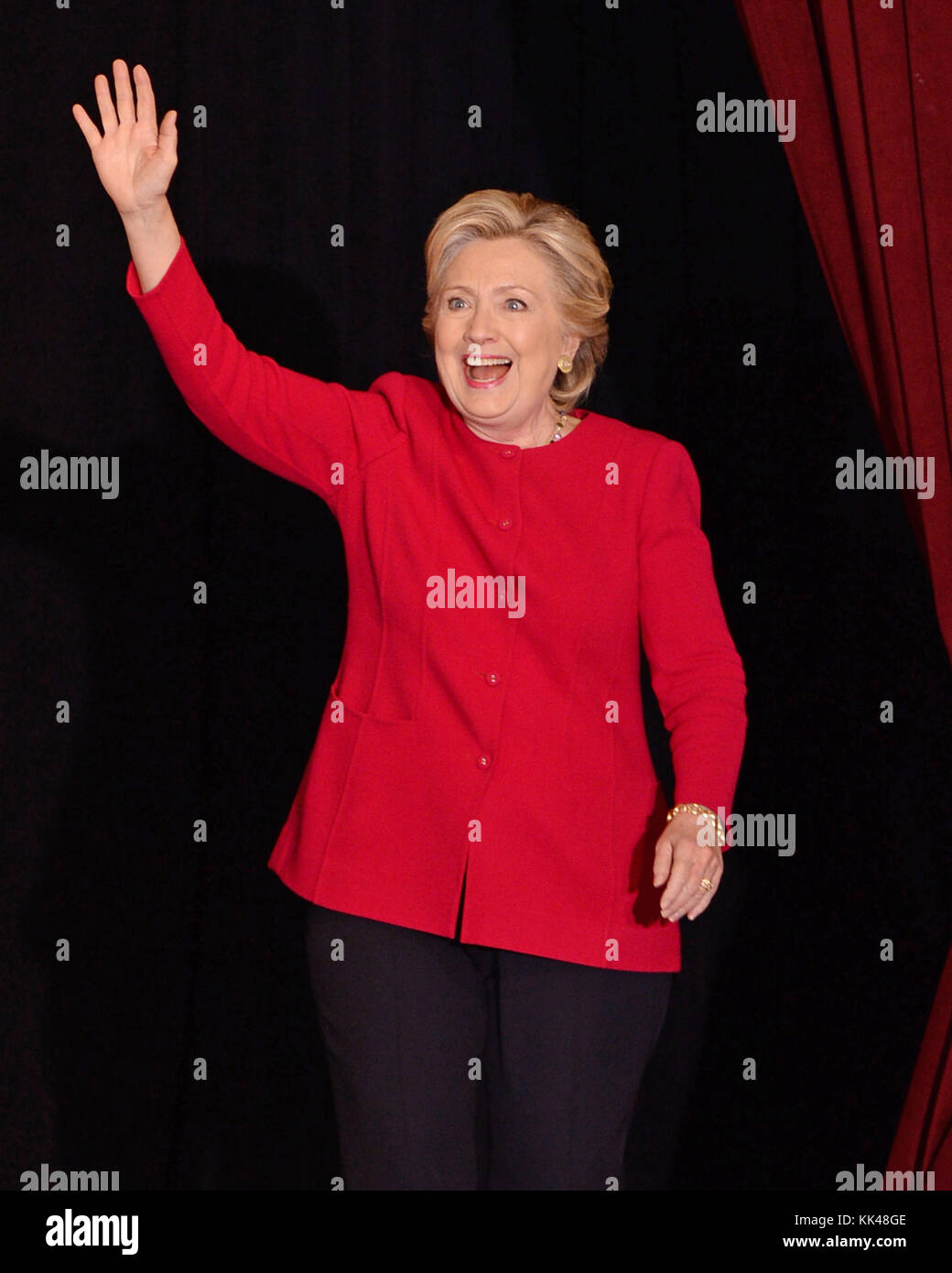 COCONUT CREEK, FL - OCTOBRE 25 : la candidate démocrate à la présidence Hillary Clinton fait campagne lors du vote précoce au Broward Collage North Campus Omni Auditorium le 25 octobre 2016 à Coconut Creek, Floride. Personnes : Hillary Clinton Banque D'Images