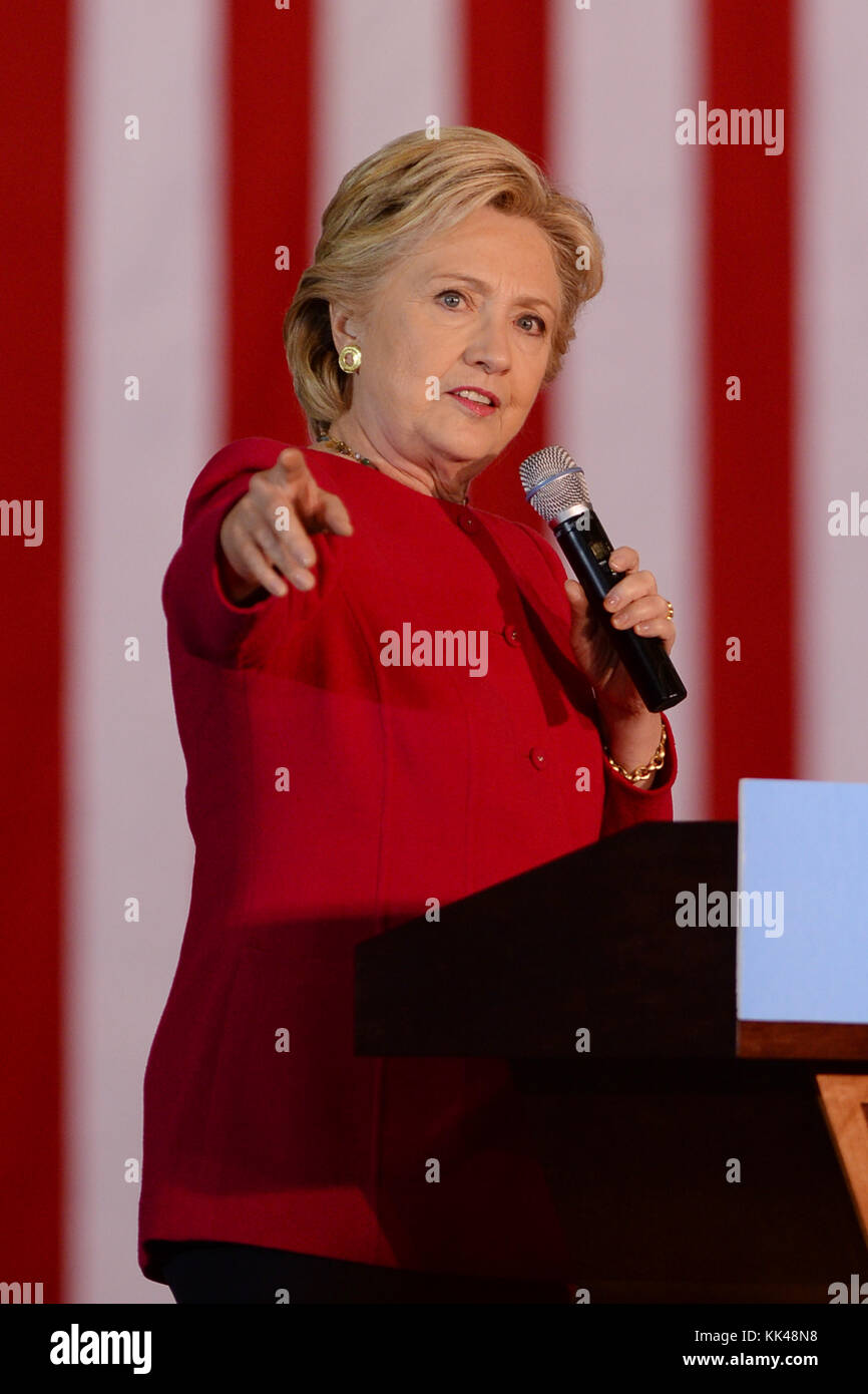 Coconut Creek, en Floride - 25 octobre : candidat présidentiel démocratique ancien secrétaire d'Etat américaine Hillary clinton parle à un scrutin anticipé en rallye avec Coconut Creek le 25 octobre 2016 à Coconut Creek, en Floride. deux semaines jusqu'au jour de l'élection, Hillary Clinton a fait campagne en Floride personnes : Hillary Clinton Banque D'Images