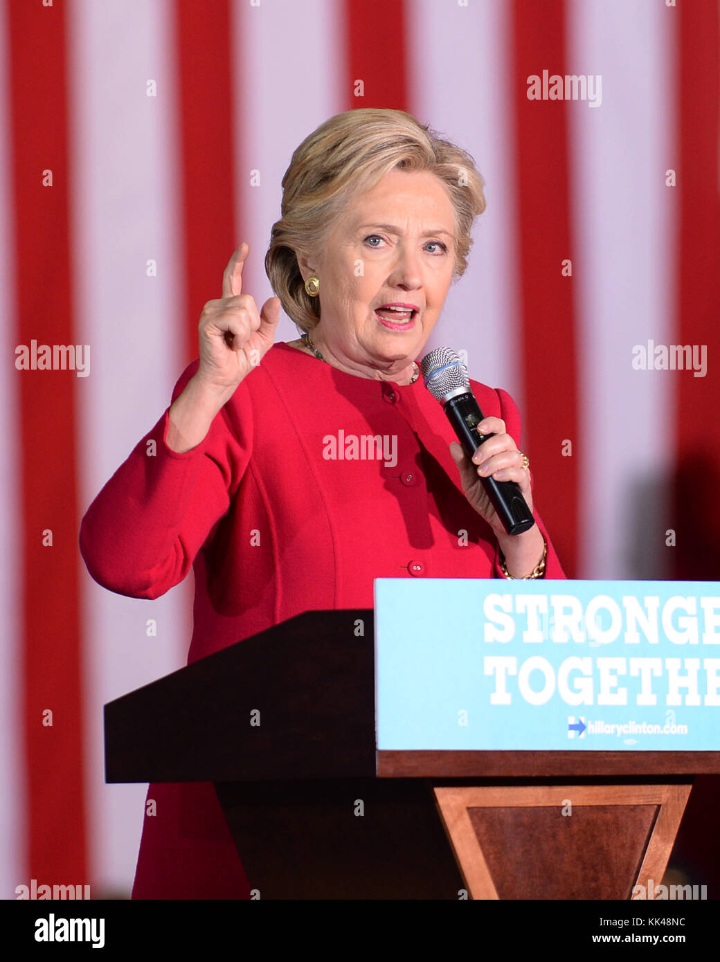 Coconut Creek, en Floride - 25 octobre : candidat présidentiel démocratique ancien secrétaire d'Etat américaine Hillary clinton parle à un scrutin anticipé en rallye avec Coconut Creek le 25 octobre 2016 à Coconut Creek, en Floride. deux semaines jusqu'au jour de l'élection, Hillary Clinton a fait campagne en Floride personnes : Hillary Clinton Banque D'Images