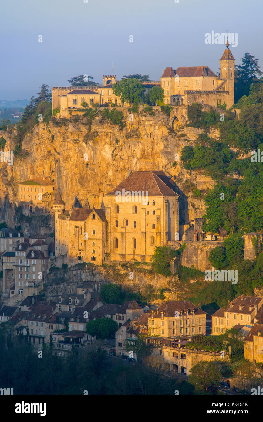 Rocamadour village pittoresque un site du patrimoine mondial de l'Unesco en france au lever du soleil Banque D'Images