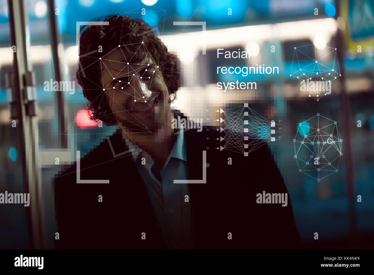 Système de reconnaissance faciale, concept. Jeune homme dans la rue, la reconnaissance faciale Banque D'Images