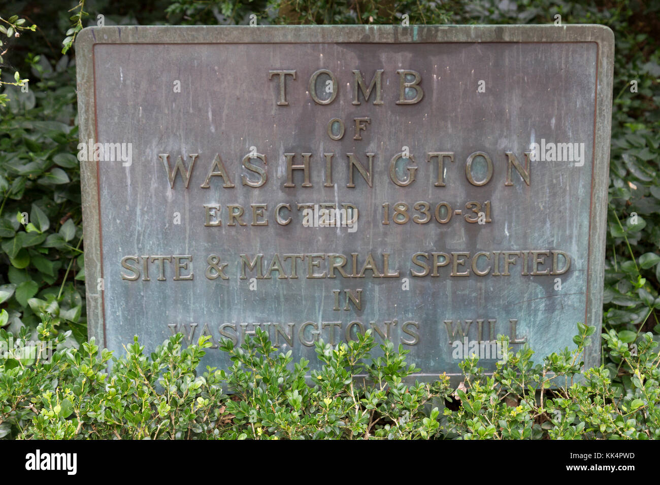 La tombe familiale George Washington plaque sur le Mount Vernon, Alexandria, Virginie. Banque D'Images