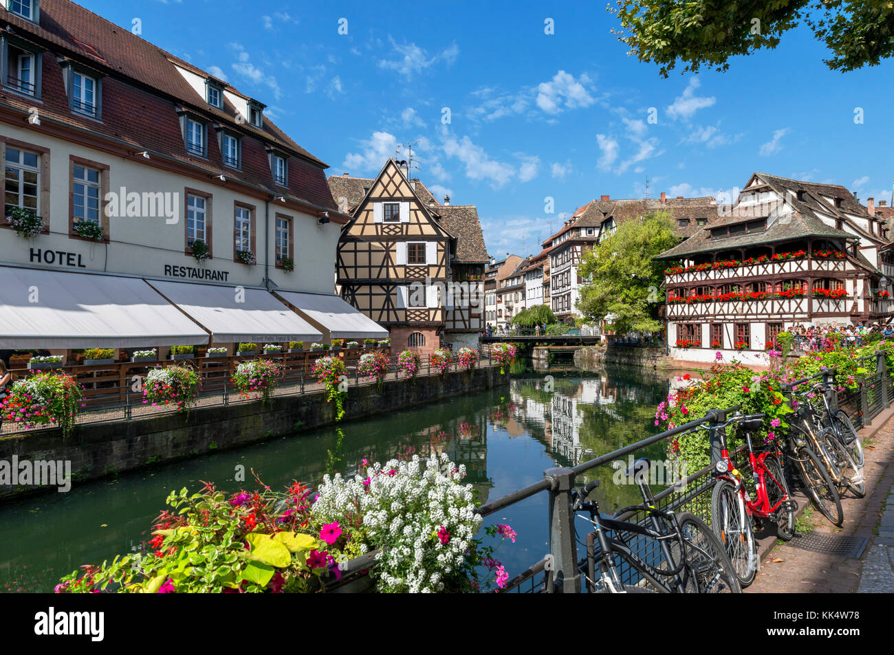 L'Ill dans le quartier historique de la Petite France, Strasbourg, Alsace, France Banque D'Images