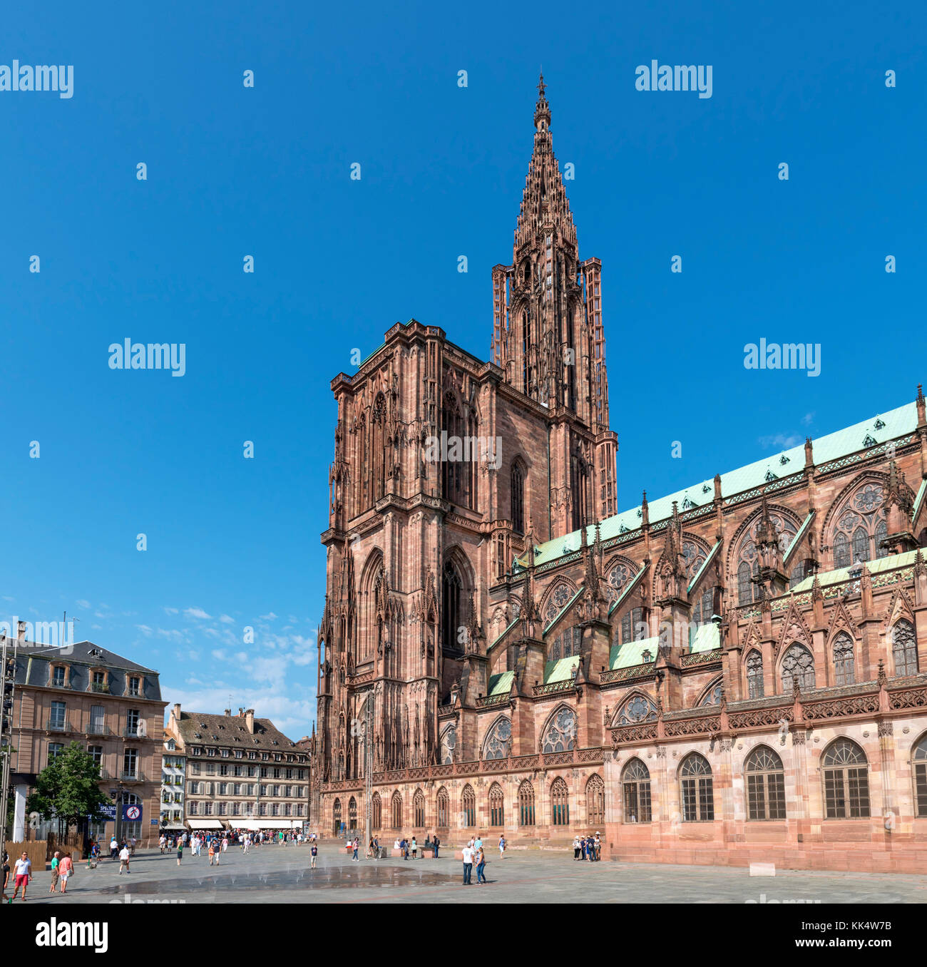 (Cathdedral Strasbourg Cathédrale Notre-Dame de Strasbourg) à partir de la Place du Château, Strasbourg, Alsace, France Banque D'Images