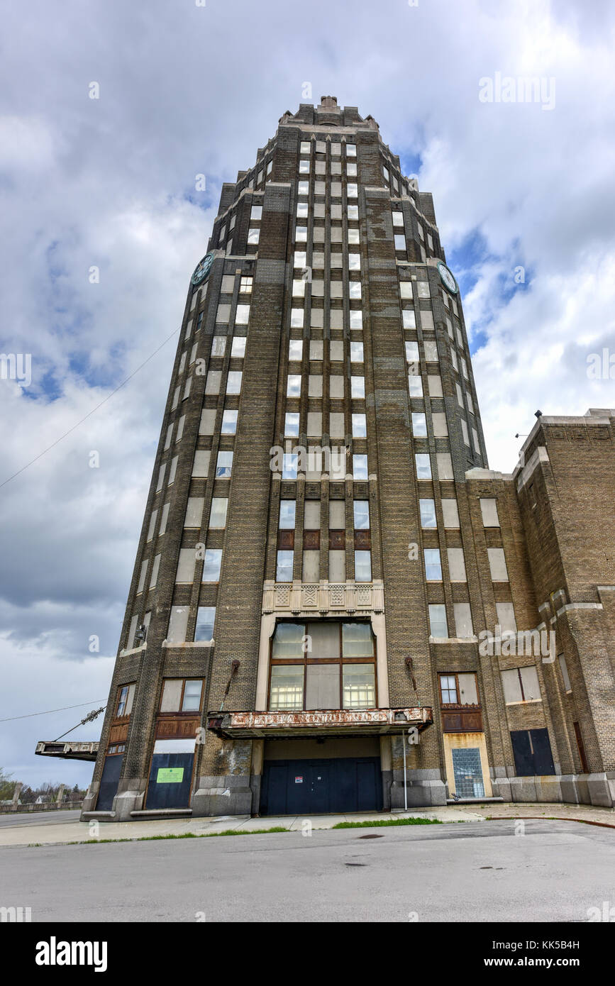 Buffalo central terminal est une ancienne gare ferroviaire de Buffalo, New York. Les 17 étages de style art déco a été actif de 1929 à 1979. Banque D'Images