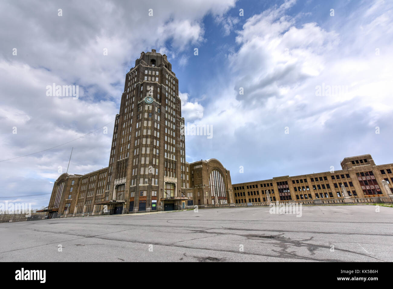 Buffalo central terminal est une ancienne gare ferroviaire de Buffalo, New York. Les 17 étages de style art déco a été actif de 1929 à 1979. Banque D'Images
