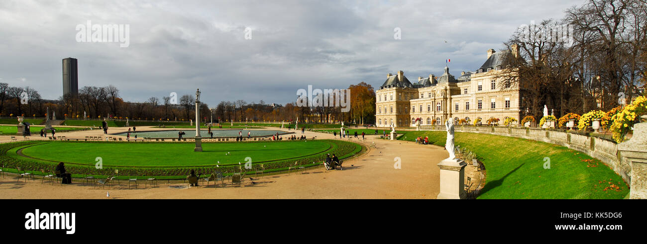 Palais du Luxembourg a été construit (1615-1645) d'être la résidence royale de la régente Marie de Médicis. Depuis 1958, elle a été le siège de la fr Banque D'Images