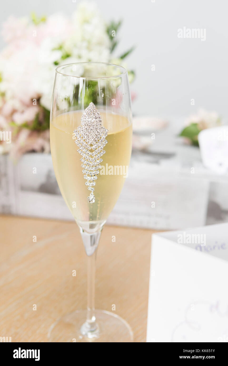 Verre de champagne à la réception de mariage Banque D'Images