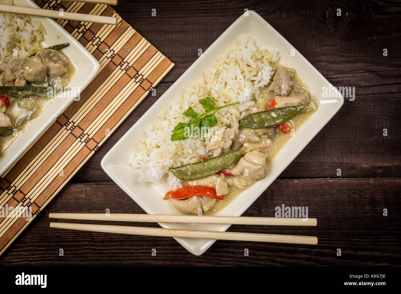 Poulet au curry vert avec les Indiens et les légumes et riz Banque D'Images