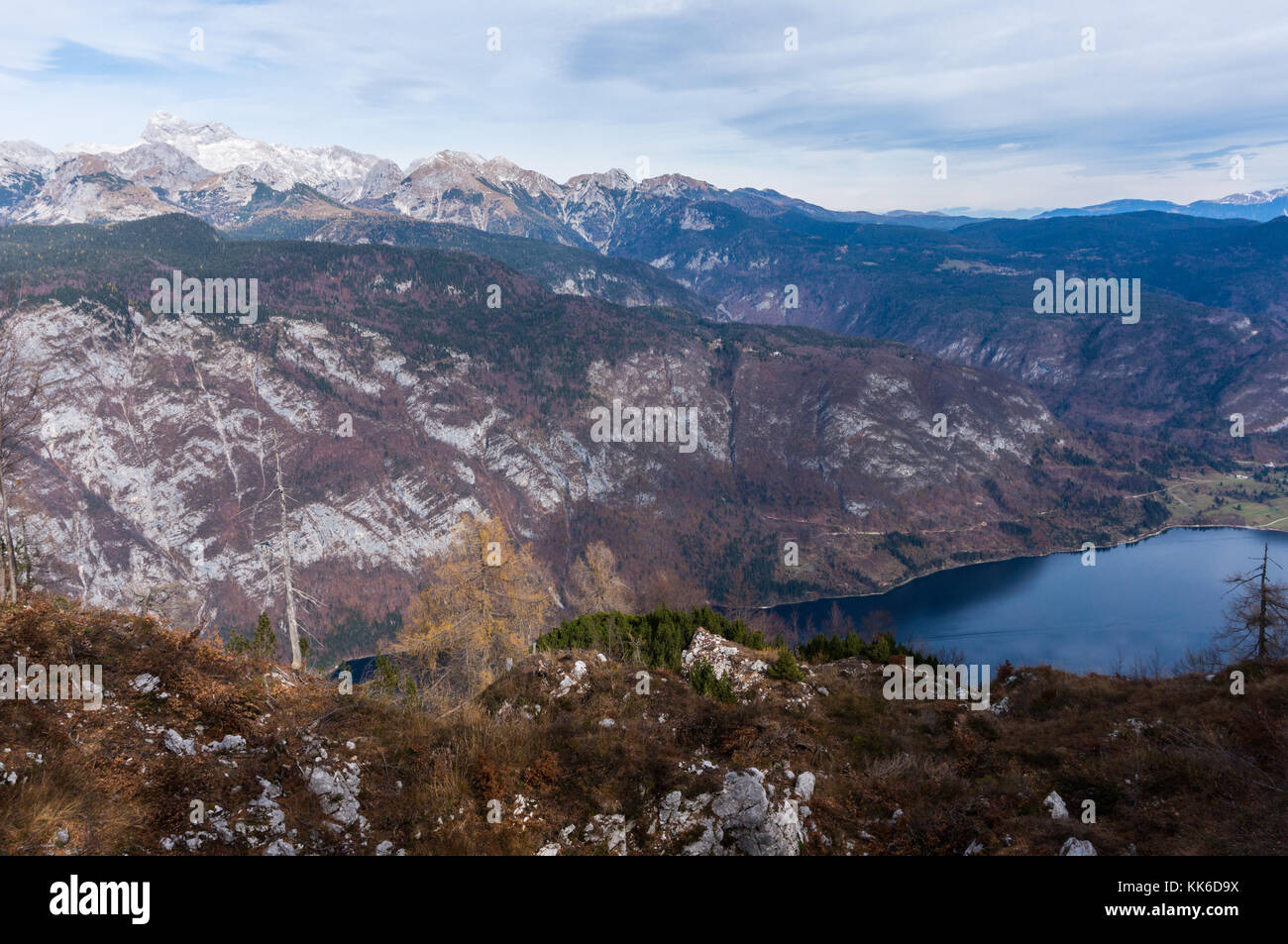 Lac de bohinj et Mont Triglav en automne Banque D'Images