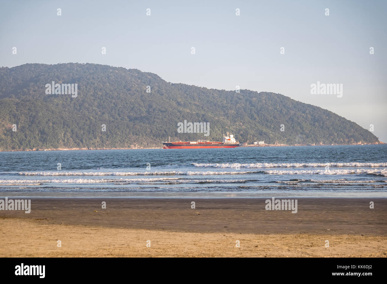 Navire qui approche de Santos - Santos, Sao Paulo, Brésil Banque D'Images