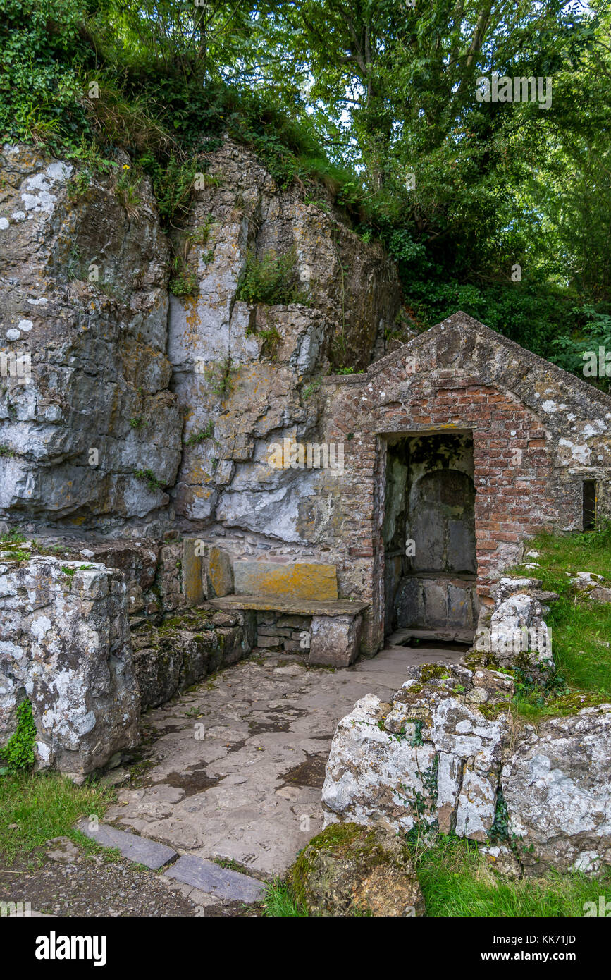 St bien Seiriol's St bien saint Seiriol's source sacrée Penmon Anglesey Pays de Galles Cymru UK GO Banque D'Images St bien Seiriol's St bien saint Seiriol's source sacrée Penmon Anglesey Pays de Galles Cymru UK GO Banque D'Images
