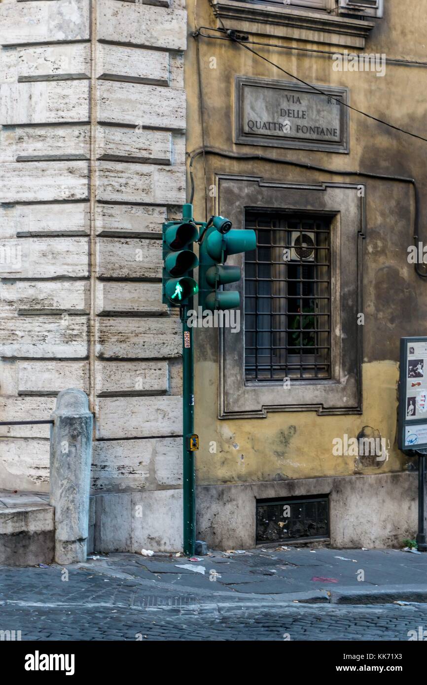 Feux de circulation à l'quatre fontaines sur la Via delle Quattro Fontane, Rome, Italie Banque D'Images