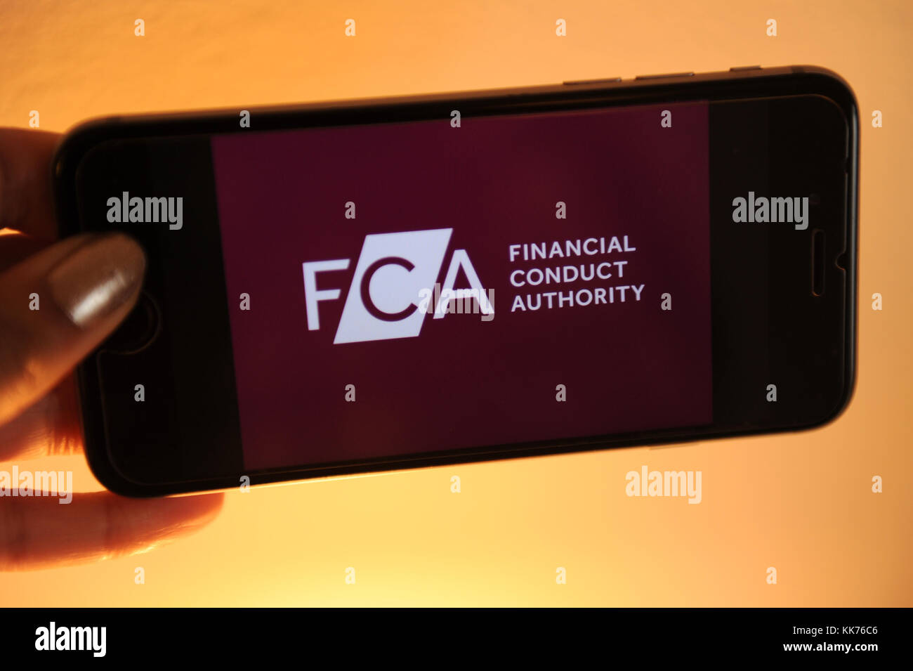 Logo Financial Conduct Authority sur un écran téléphonique Banque D'Images