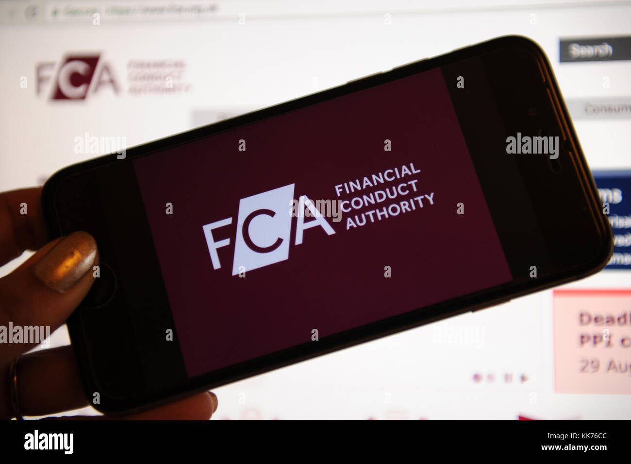 Logo Financial Conduct Authority sur un écran téléphonique Banque D'Images