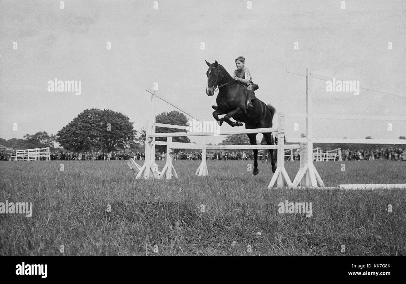 Spectacle De Saut D Obstacles Banque D Images Noir Et Blanc Page 3 Alamy