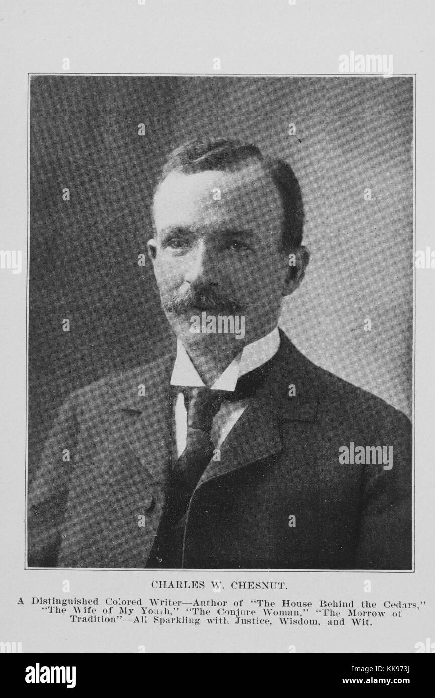 Photographie noir et blanc, portrait, de Charles W Chestnut, un Afro-américain auteur, essayiste, militant politique et avocat, mieux connu pour ses romans et nouvelles d'explorer des questions complexes d'identité raciale et sociale dans le sud après la guerre civile, 1902. À partir de la Bibliothèque publique de New York. Banque D'Images