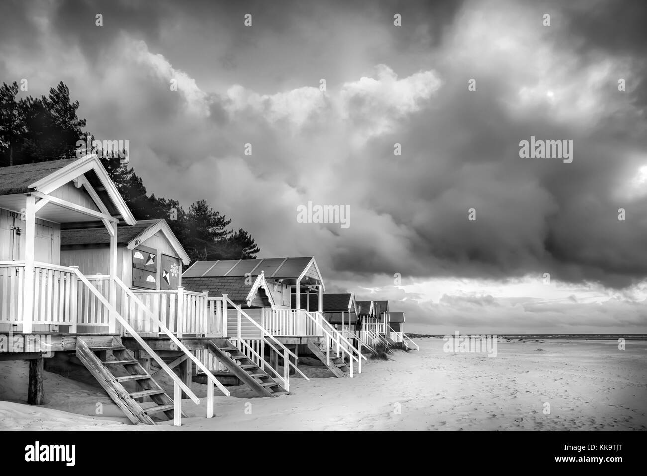 Des cabines de plage à Norfolk sont quelques unes des plus belles en Angleterre, situé sur la plage de North Norfolk Coast. amazing lever tôt le matin clo Banque D'Images