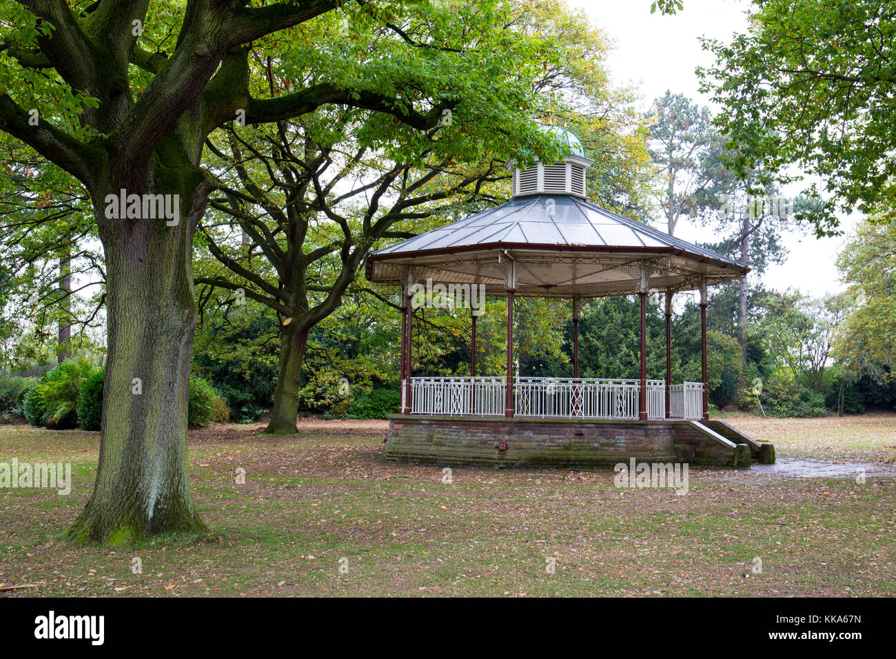Kiosque à musique dans Queen's Park Crewe Cheshire Royaume-Uni Banque D'Images