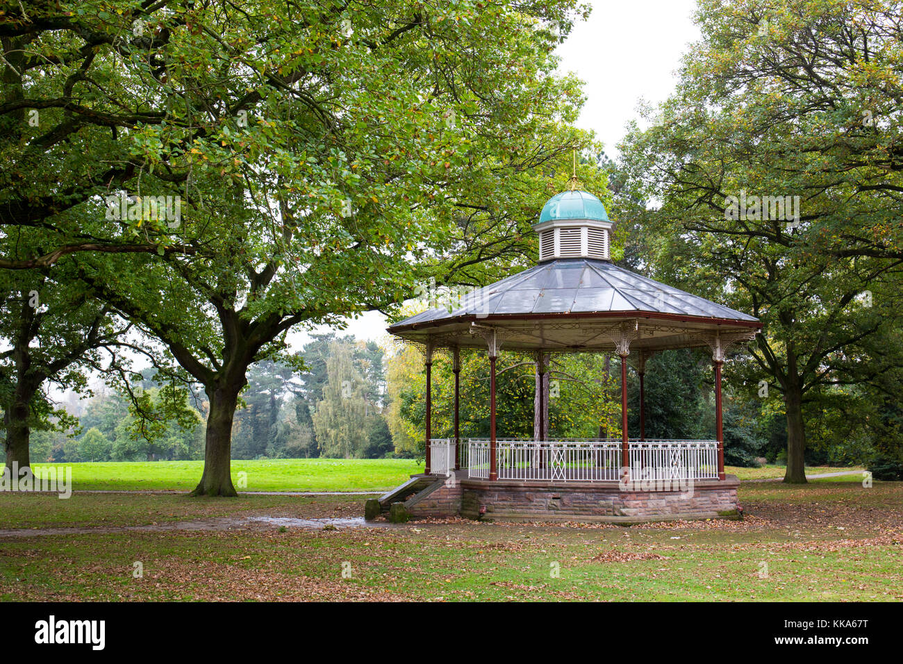 Kiosque à musique dans Queen's Park Crewe Cheshire Royaume-Uni Banque D'Images
