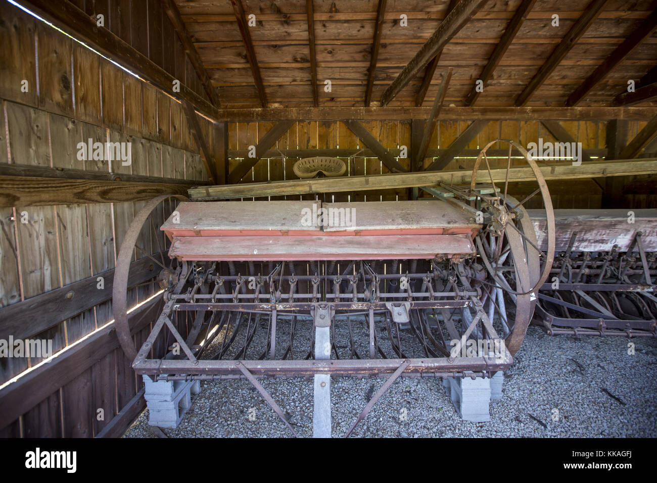 Cassville, Iowa, États-Unis. 15 juin 2017. Le matériel agricole tiré par des chevaux utilisé dans les années 1800 et au début des années 1900 est exposé à Cassville, Wisconsin, le jeudi 15 juin 2017. Stonefield Village accueille une exposition de machines agricoles du XIXe siècle ainsi qu'une réplique de la communauté agricole du milieu du XIXe siècle, située sur la propriété du premier gouverneur du Wisconsin, Nelson Dewey. Credit: Andy Abeyta, Quad-City Times/Quad-City Times/ZUMA Wire/Alay Live News Banque D'Images
