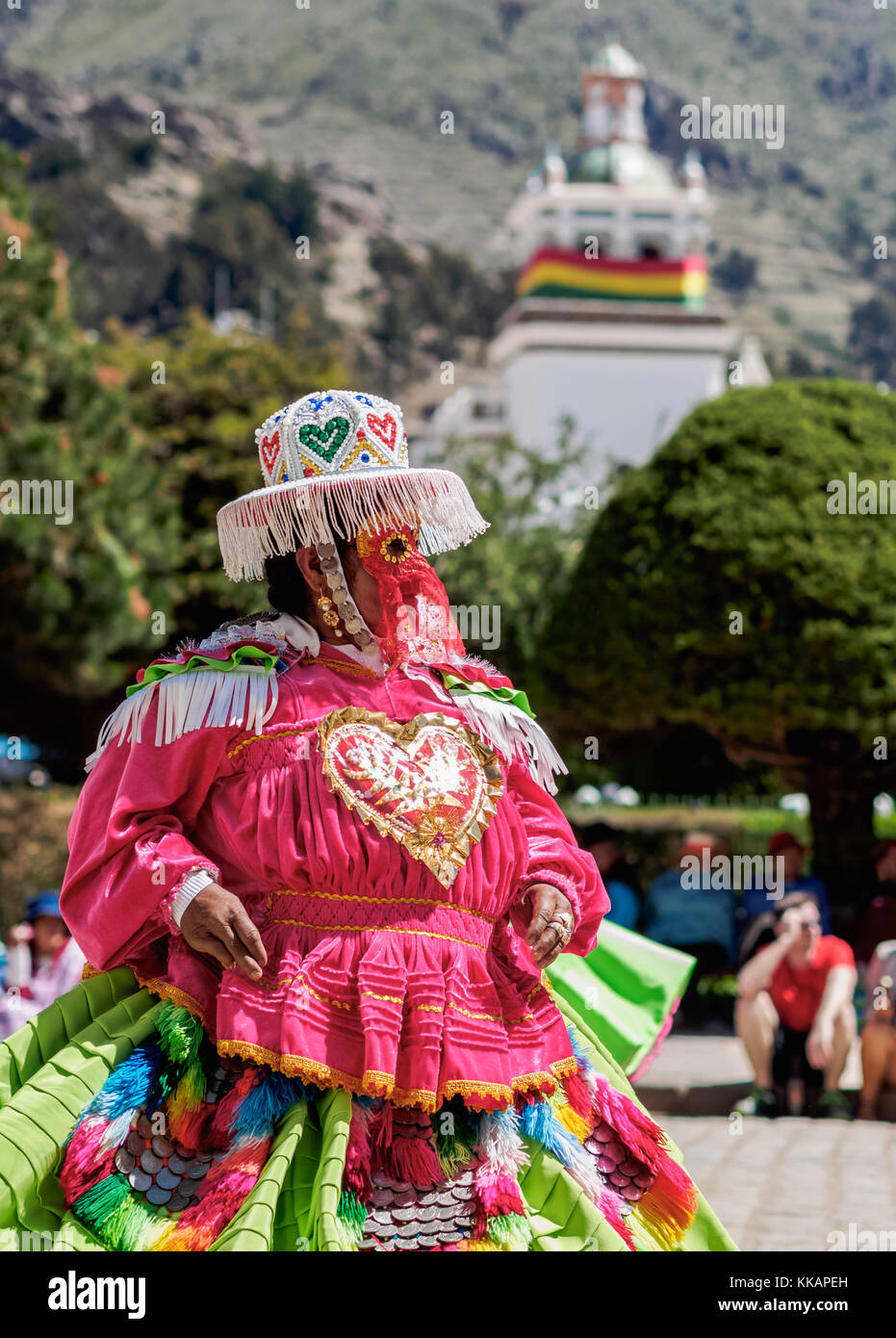 Danseuse en costume traditionnel, fiesta de la Virgen de la Candelaria, Copacabana, La Paz, Bolivie, ministère de l'Amérique du Sud Banque D'Images