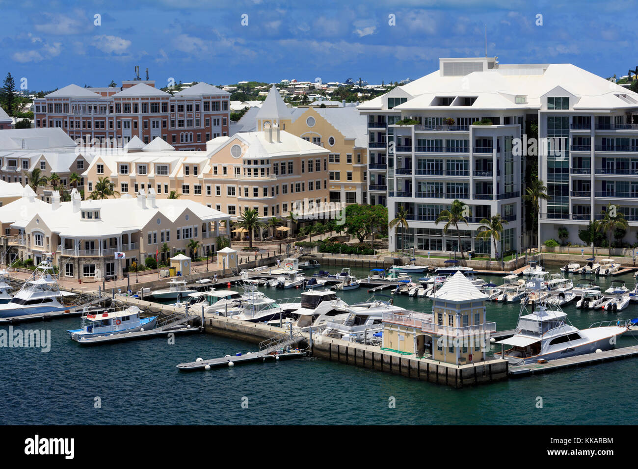 Front de mer sur Pitt's Bay, Hamilton City, Pembroke Parish, Bermudes, Atlantique, Amérique centrale Banque D'Images