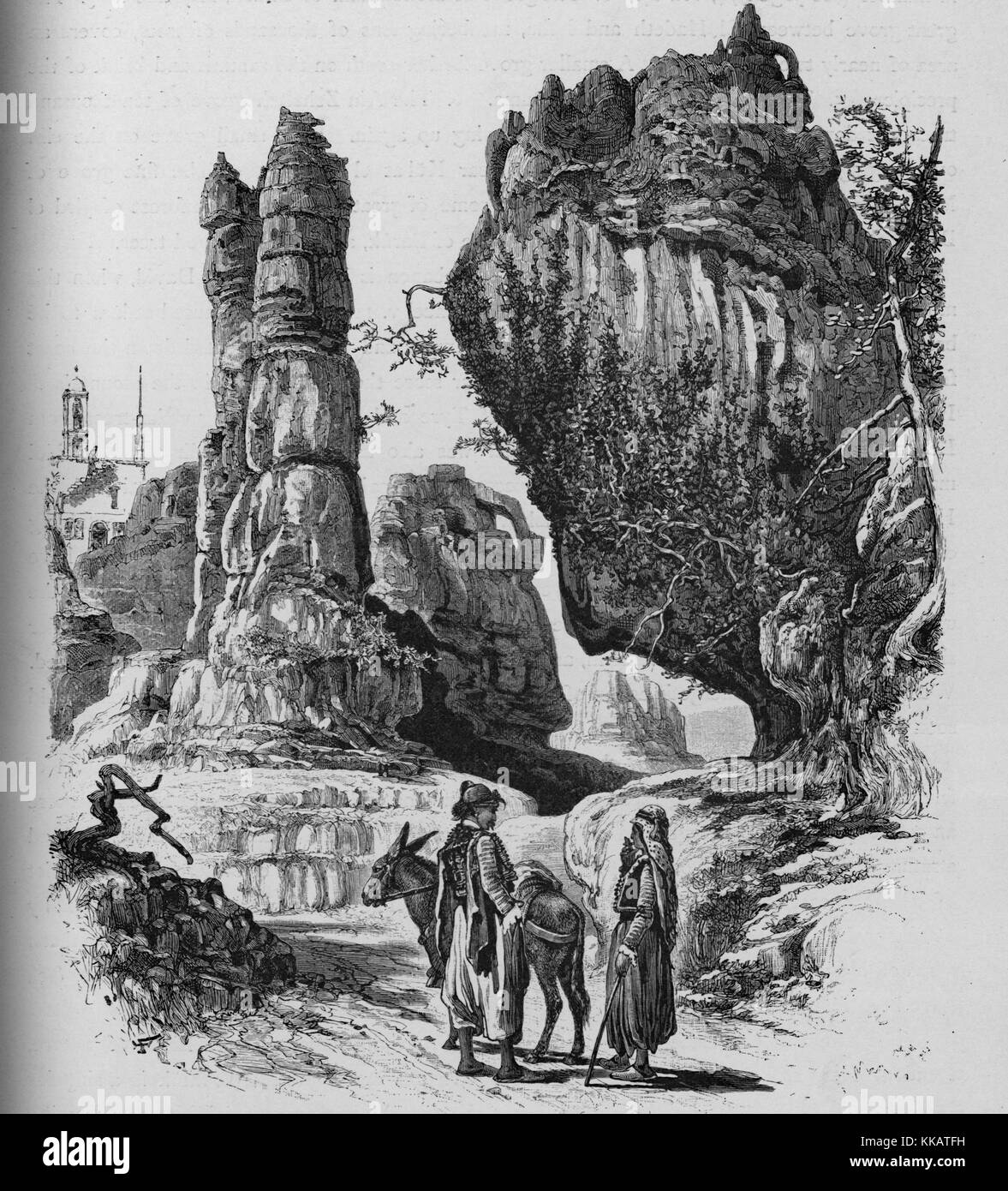 Une gravure représentant les formations calcaires à Ajaltoun, le beffroi de l'église de Ajaltoun est vu dans l'arrière-plan, Liban, 1882. À partir de la Bibliothèque publique de New York. Banque D'Images