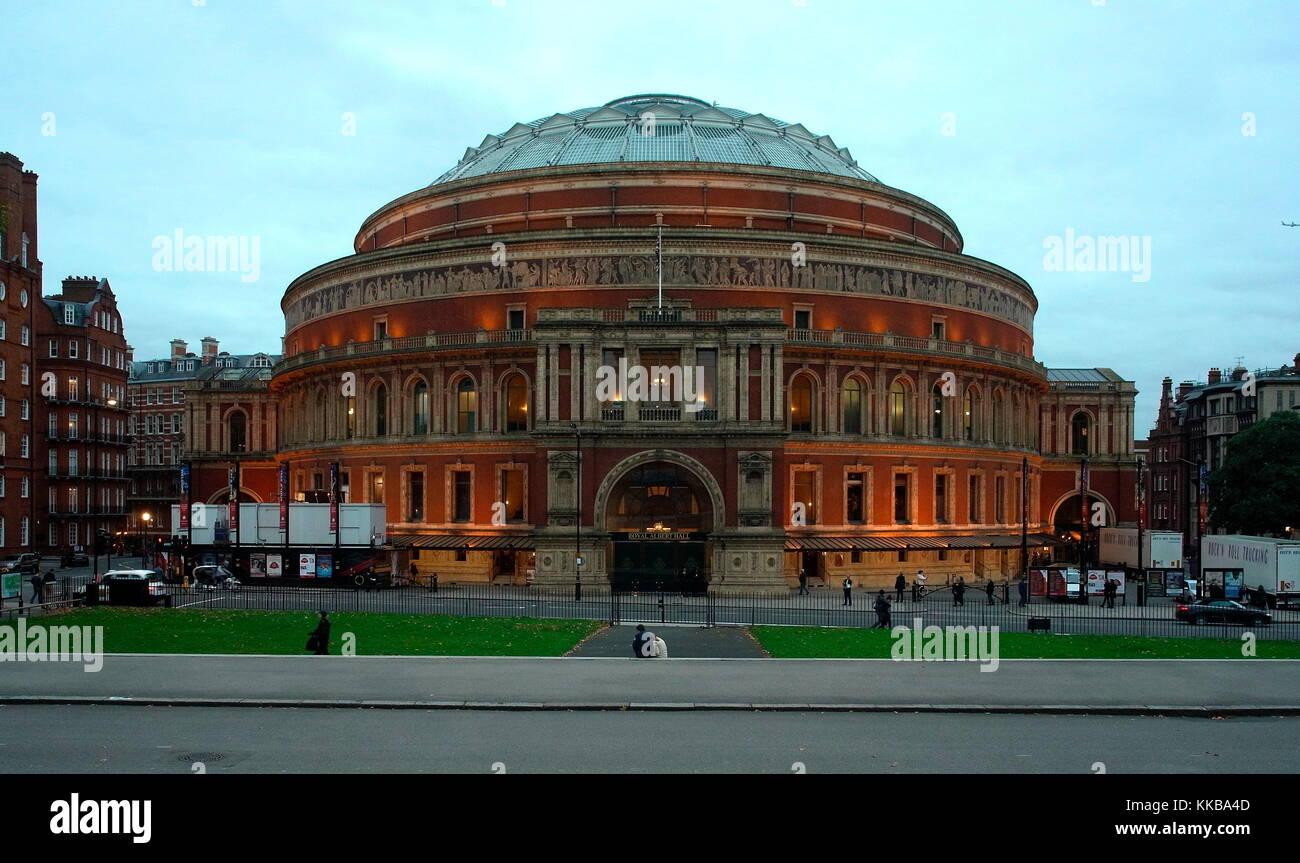 Ajaxnetphoto. Londres, Angleterre. - Le Royal Albert Hall, du nom de la reine Victoria, Prince consort. photo:jonathan eastland/ajax ref:5564 151012 gxr Banque D'Images