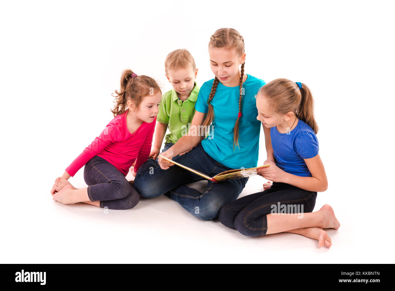 Lire pour les enfants Banque de photographies et d’images à haute ...