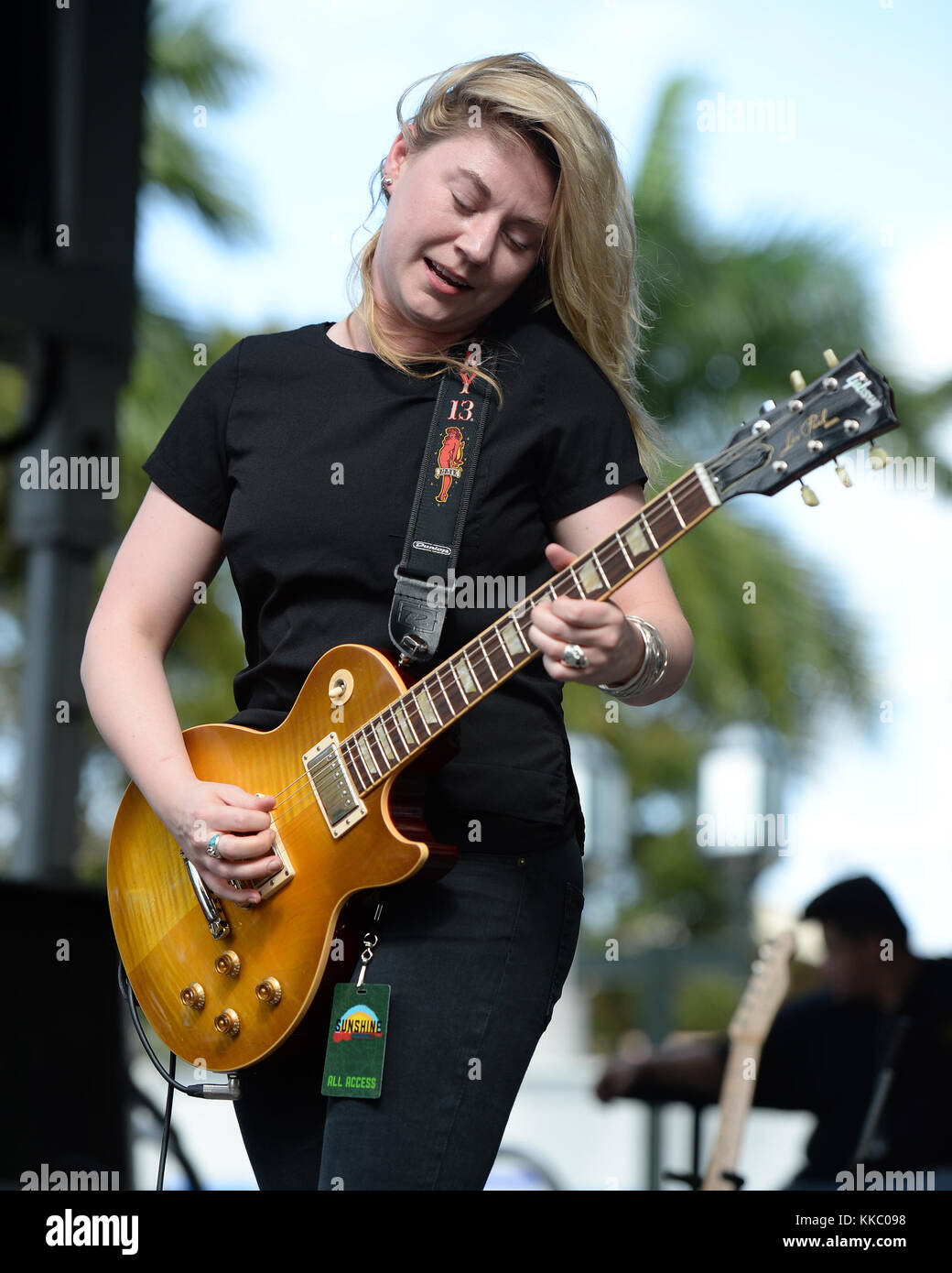 BOCA RATON, JANVIER - 17 : Joanne Shaw Taylor se produit lors du Sunshine Music Festival à l'Amphitheater de Mizner Park le 17 janvier 2016 à Boca Raton, Floride. Les gens : Joanne Shaw Taylor Banque D'Images