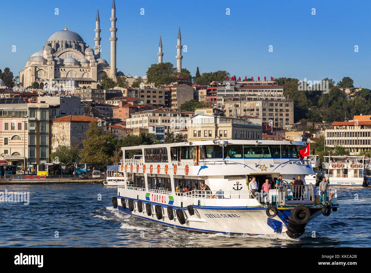 La vie colorée cityscape de détroit du Bosphore Istanbul Turquie. Banque D'Images