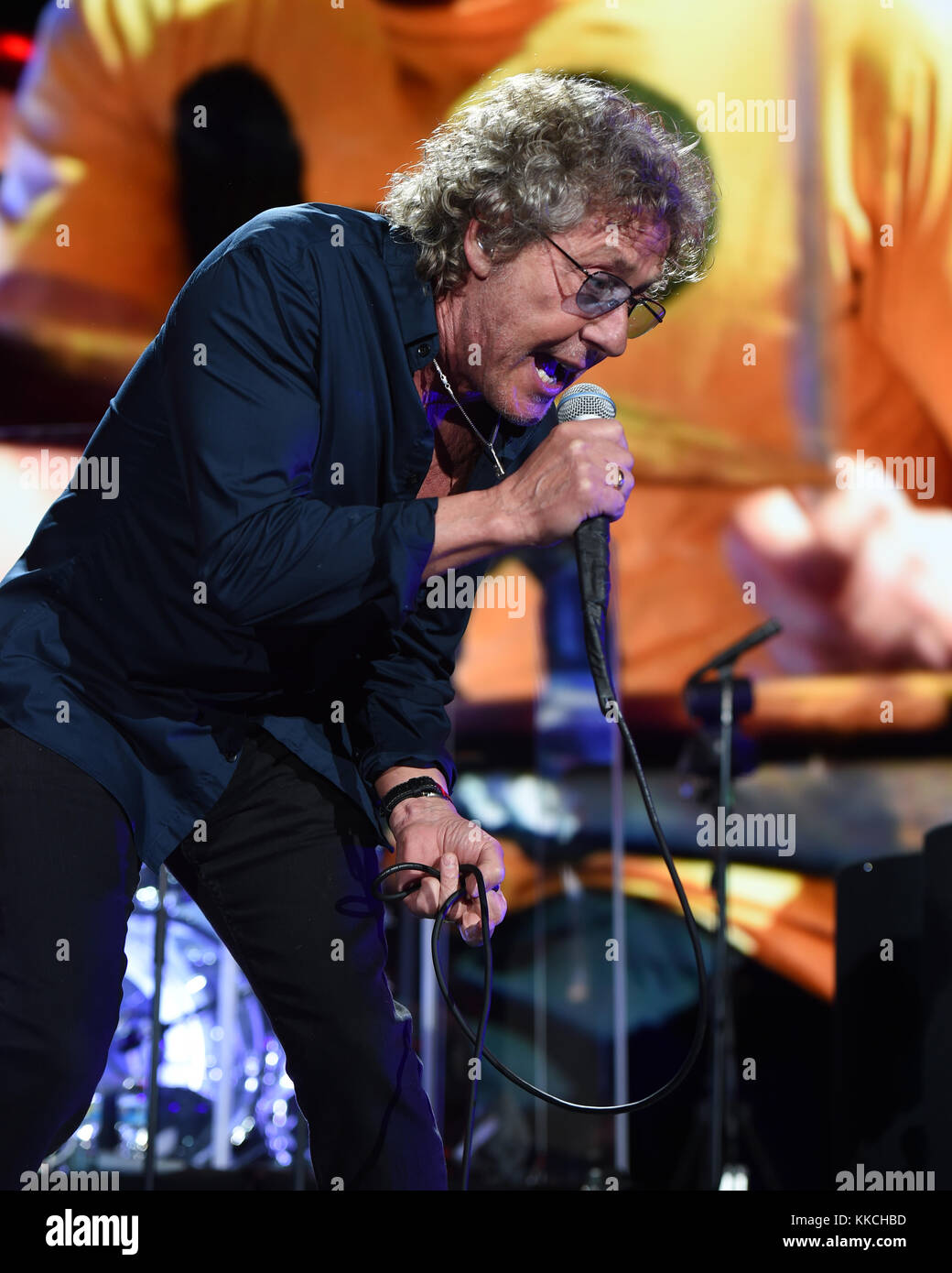 JACKSONVILLE, FL - AVRIL 19: Roger Daltrey de l'OMS qui se produit à la Jacksonville Veterans Memorial Arena le 19 2015 avril à Jacksonville, Floride personnes: Roger Daltrey transmission Ref: MNC5 doit appeler si intéressé Michael Storms Media Group Inc. 305-632-3400 - Cell 305-513-5783 - Fax MikeStorm@aol.com Banque D'Images