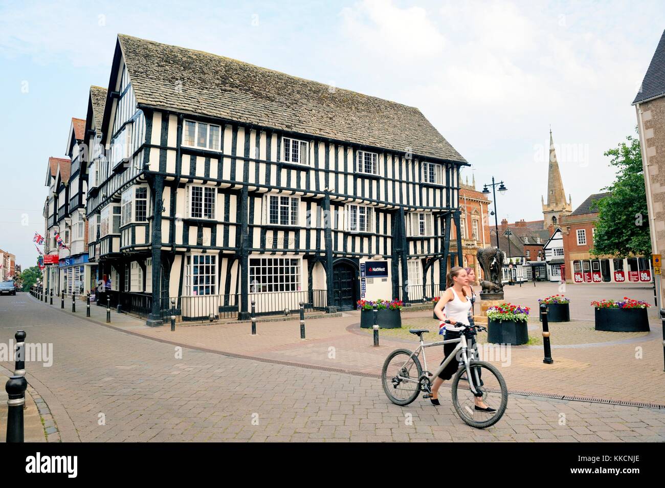 La maison ronde sur la rue Bridge, à la ville de Evesham, Worcestershire, Angleterre. 15 C half-timbered merchant's house Banque D'Images