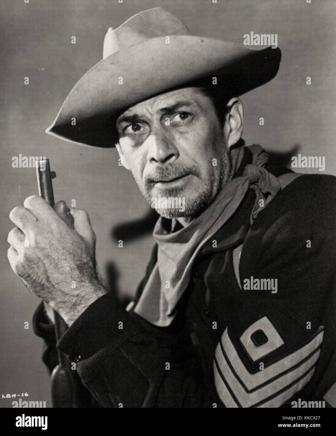 Une image ou une référence à Reed Hadley, peut-être un acteur ou une figure impliquée dans l'événement Little Big Horn, fournissant un contexte historique ou une représentation. Banque D'Images Une image ou une référence à Reed Hadley, peut-être un acteur ou une figure impliquée dans l'événement Little Big Horn, fournissant un contexte historique ou une représentation. Banque D'Images