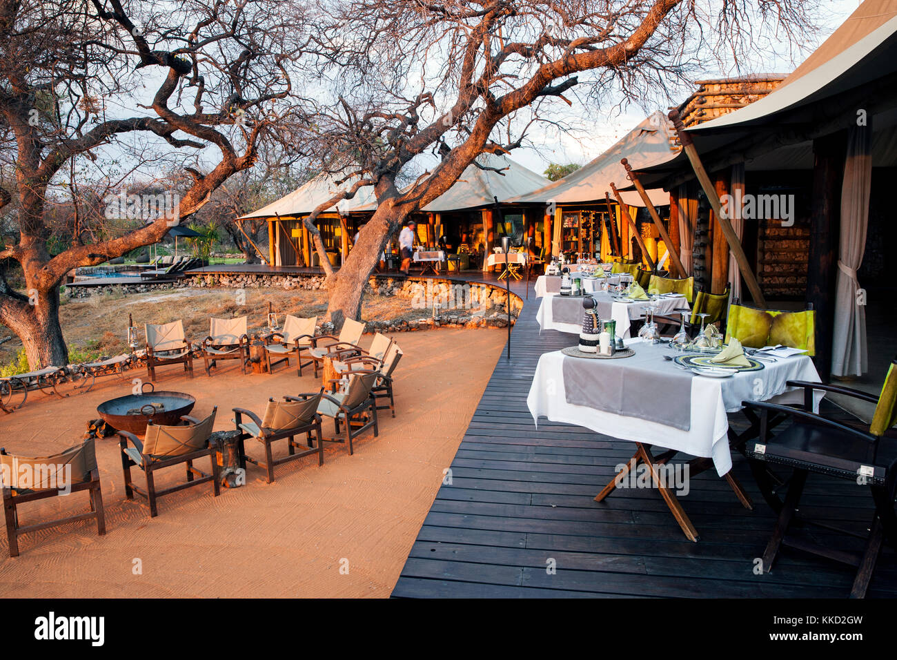 Coin repas extérieur à onguma Tented Camp, onguma game reserve, la Namibie, l'Afrique Banque D'Images