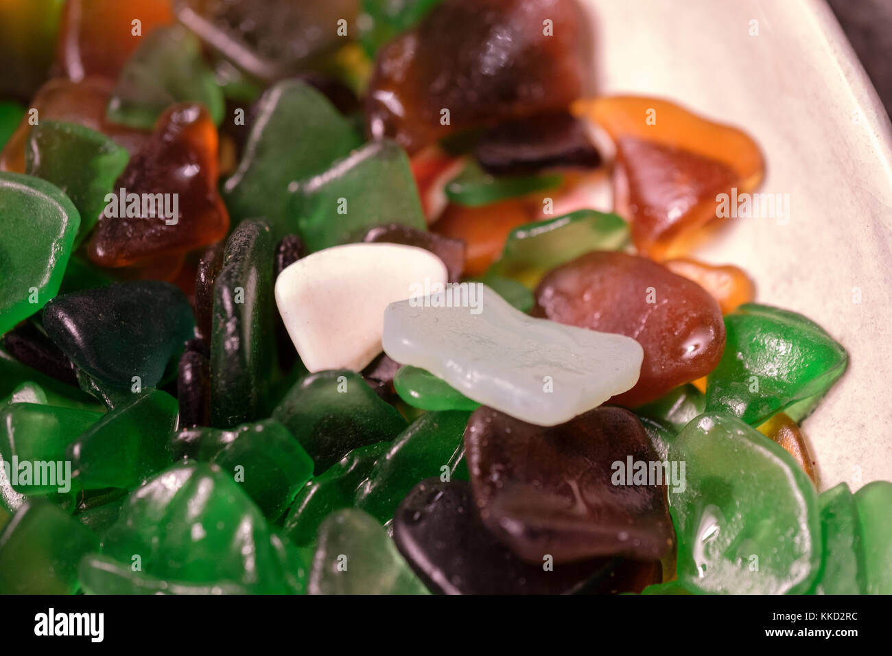 Un plat plein de verre de mer d'ocean circulation usure et recueillies dans le fond marin au large de Saint Croix, Îles Vierges des États-Unis. Banque D'Images Un plat plein de verre de mer d'ocean circulation usure et recueillies dans le fond marin au large de Saint Croix, Îles Vierges des États-Unis. Banque D'Images