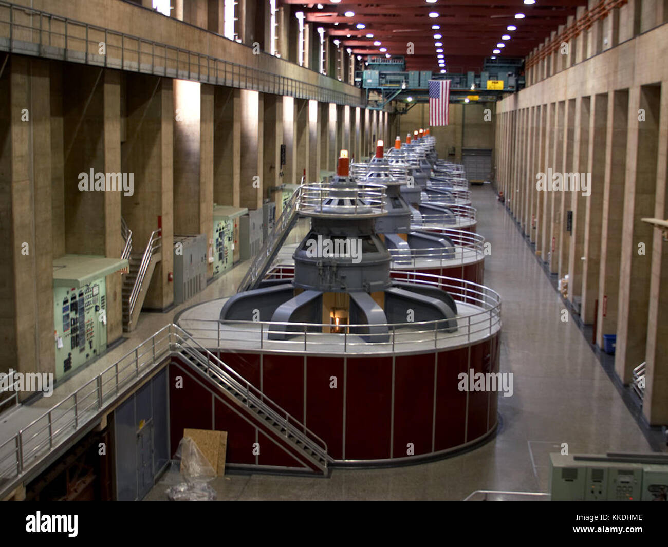 Les générateurs du barrage Hoover font partie du système hydroélectrique qui fournit de l'énergie au sud-ouest des États-Unis. Le barrage, situé sur le fleuve Colorado, est un projet d'infrastructure clé pour la production d'énergie et la gestion de l'eau. Banque D'Images