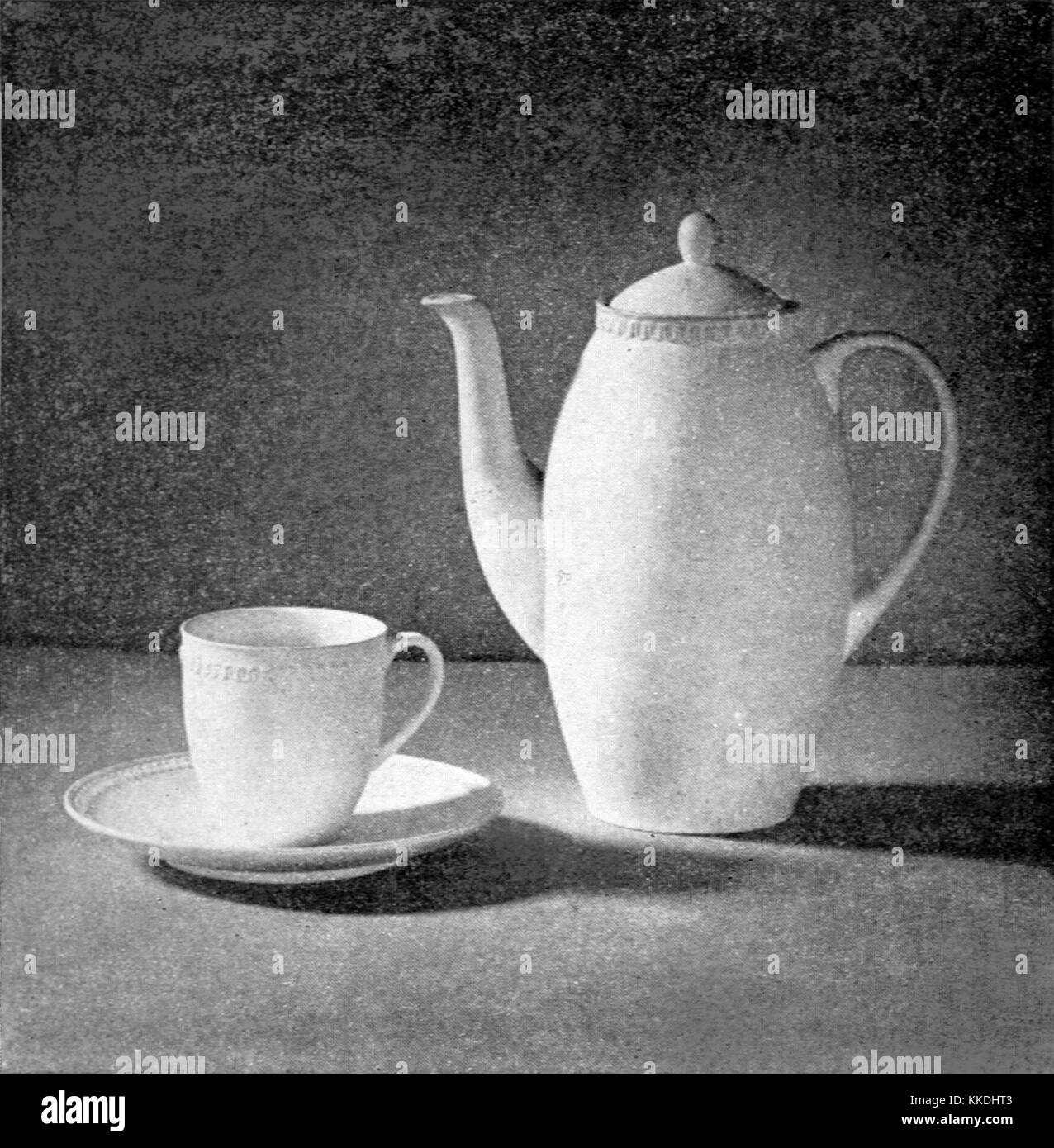Le « IWP Komplet do Kawy » est un service à café, probablement originaire de Pologne, conçu pour préparer et servir le café. Cet ensemble peut comporter des éléments de design traditionnels et servir d'objet fonctionnel ou décoratif dans la culture polonaise. Banque D'Images Le « IWP Komplet do Kawy » est un service à café, probablement originaire de Pologne, conçu pour préparer et servir le café. Cet ensemble peut comporter des éléments de design traditionnels et servir d'objet fonctionnel ou décoratif dans la culture polonaise. Banque D'Images