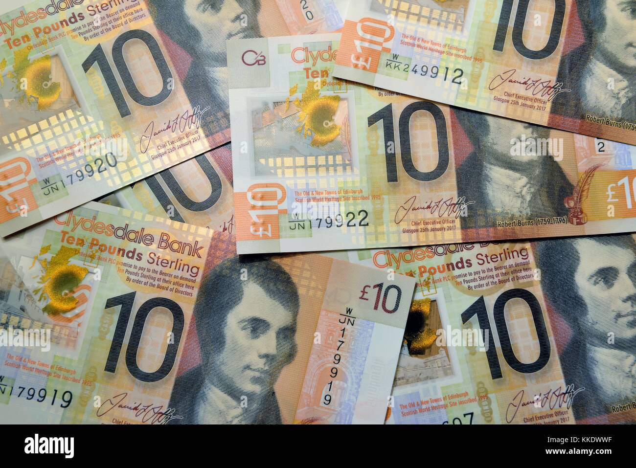Une pile de Clydesdale Bank, Écossais, plastique, 10 lb note avec le visage du poète Banque D'Images