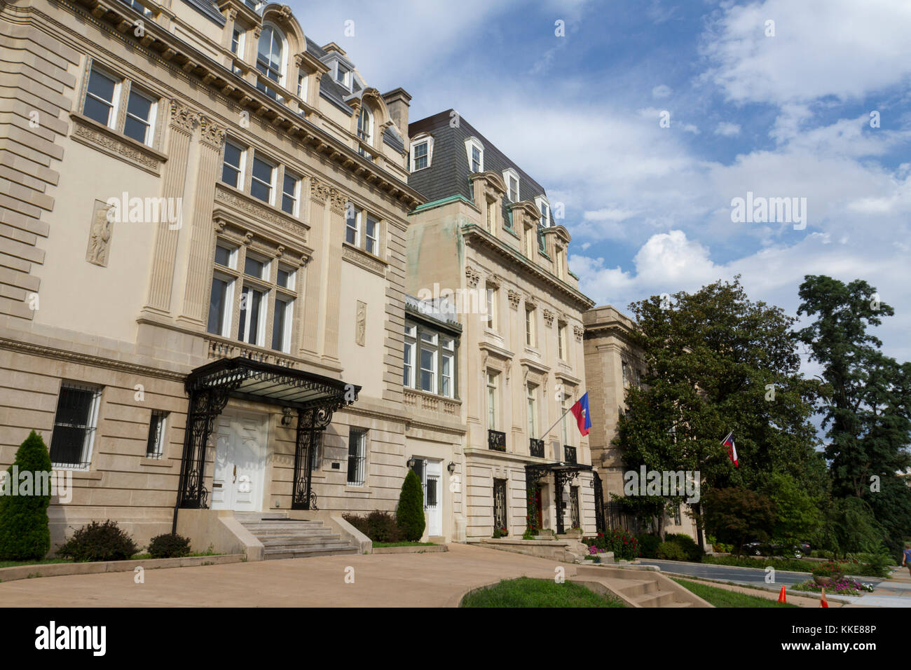 Belles propriétés typiques (inc l'ambassade d'Haïti) sur Massachusetts Avenue NW, Embassy Row, Washington DC, United States. Banque D'Images