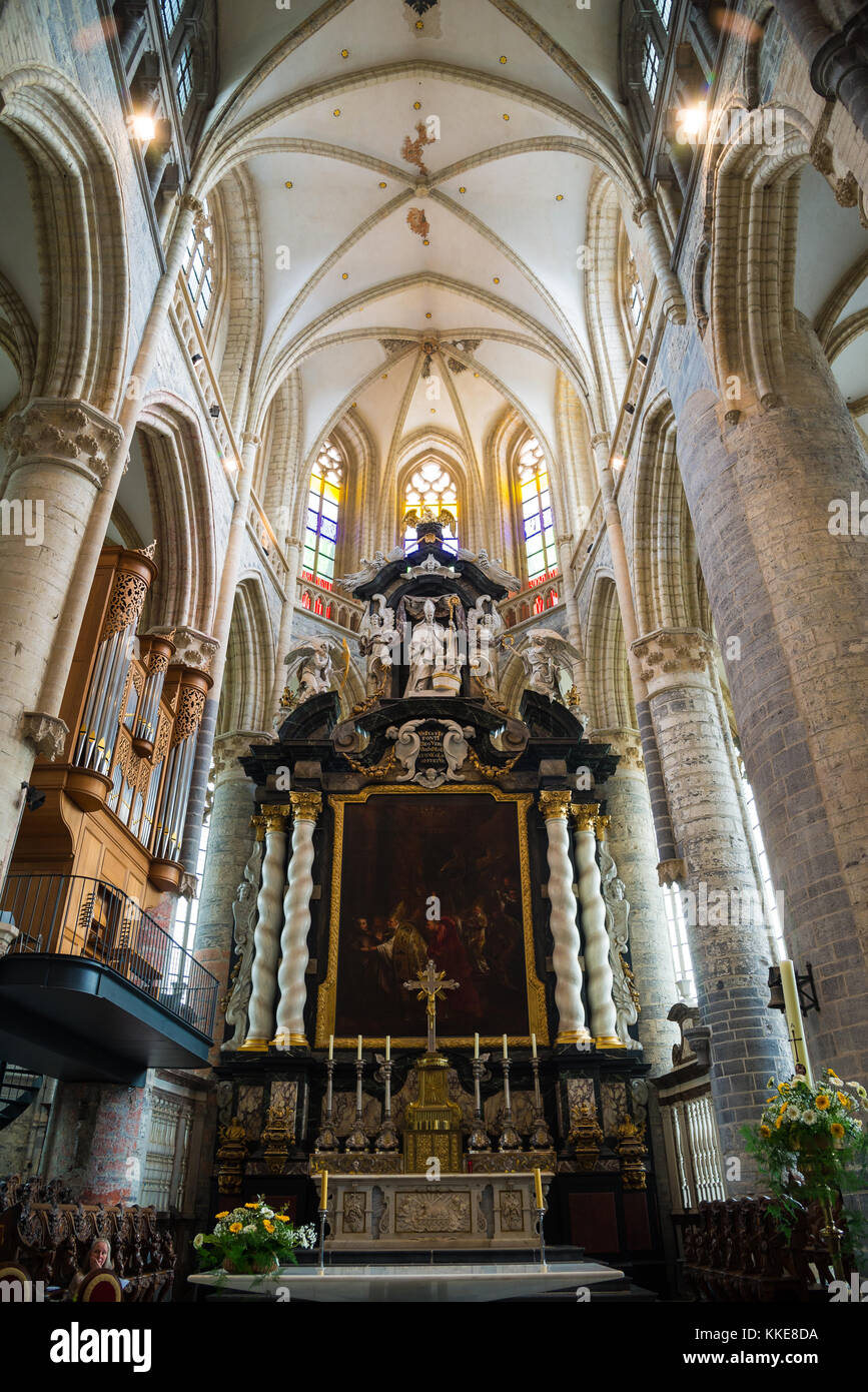 Gand, Belgique - 16 Avril 2017 : Interiors, peintures et les détails de l''Église Saint-Nicolas à Gand, Belgique Banque D'Images