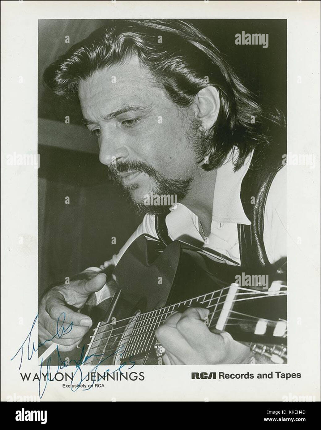 La carte promotionnelle Waylon Jennings RCA 13 a été créée pour promouvoir le travail de l'artiste et sa contribution à la scène musicale country. Il met en évidence son héritage en tant que figure majeure de l'histoire de la musique américaine. Banque D'Images