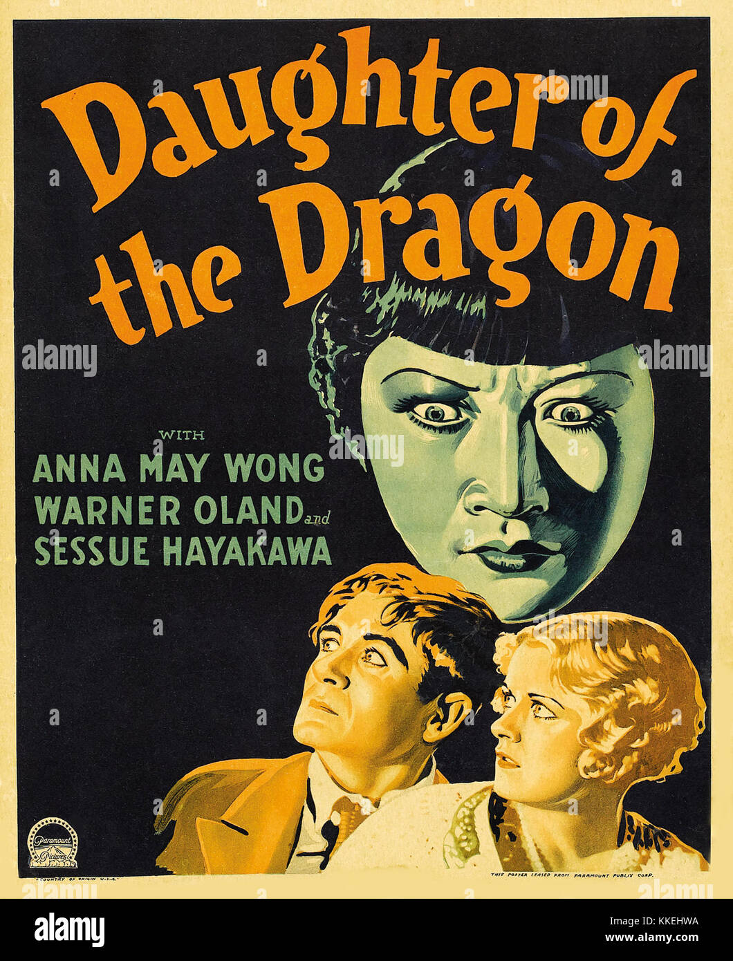 Cette affiche est une image promotionnelle pour l'œuvre intitulée 'fille du Dragon'. Il représente une pièce dramatique, probablement inspirée par des récits historiques ou fictifs entourant des personnages féminins dans la mythologie ou l'histoire. Banque D'Images