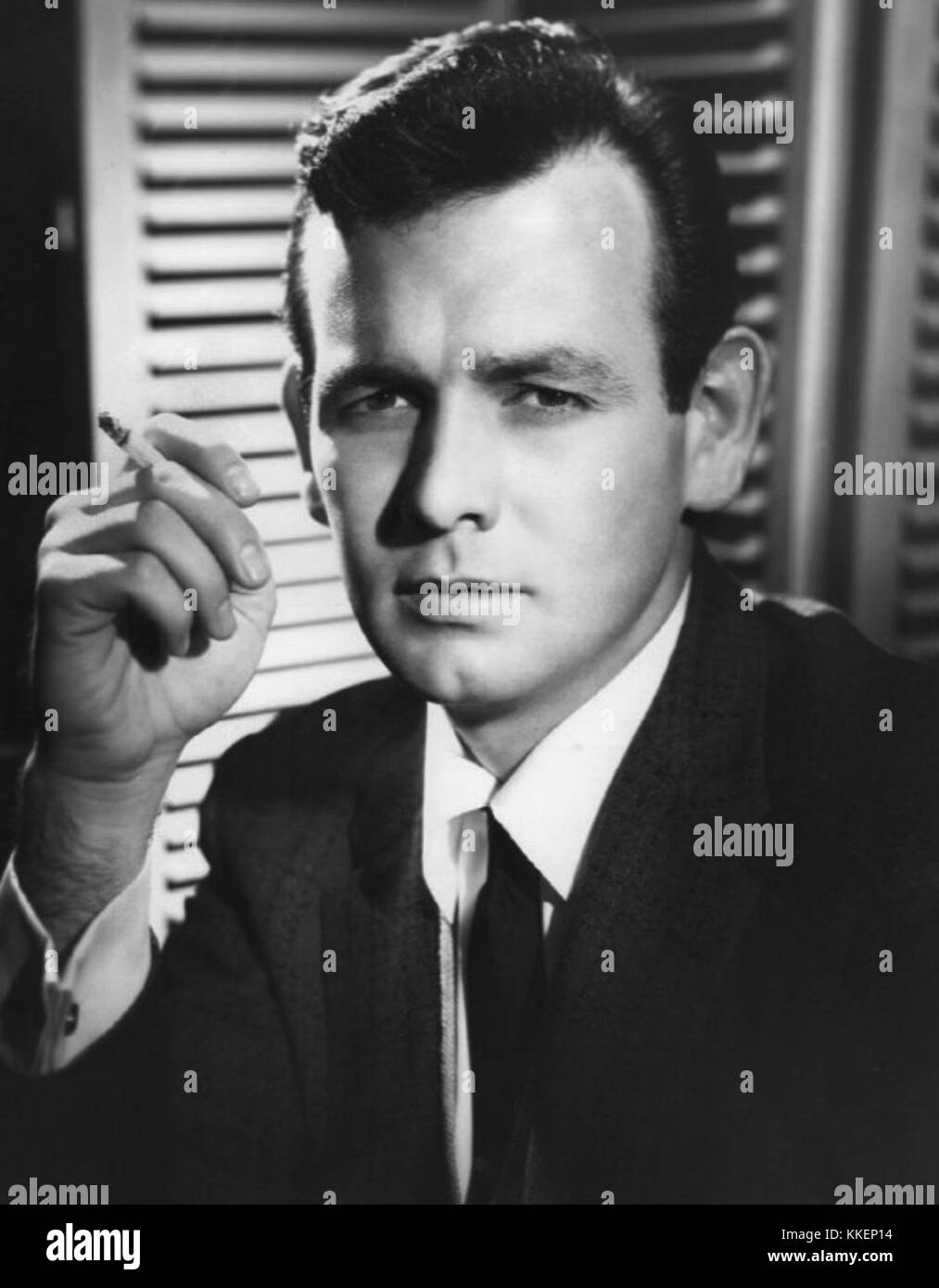 David Janssen, connu pour son rôle de Richard Diamond, détective privé, dans la série télévisée de 1958, est devenu une figure importante de la télévision américaine. La série a contribué à sa renommée à la fin des années 1950 Banque D'Images