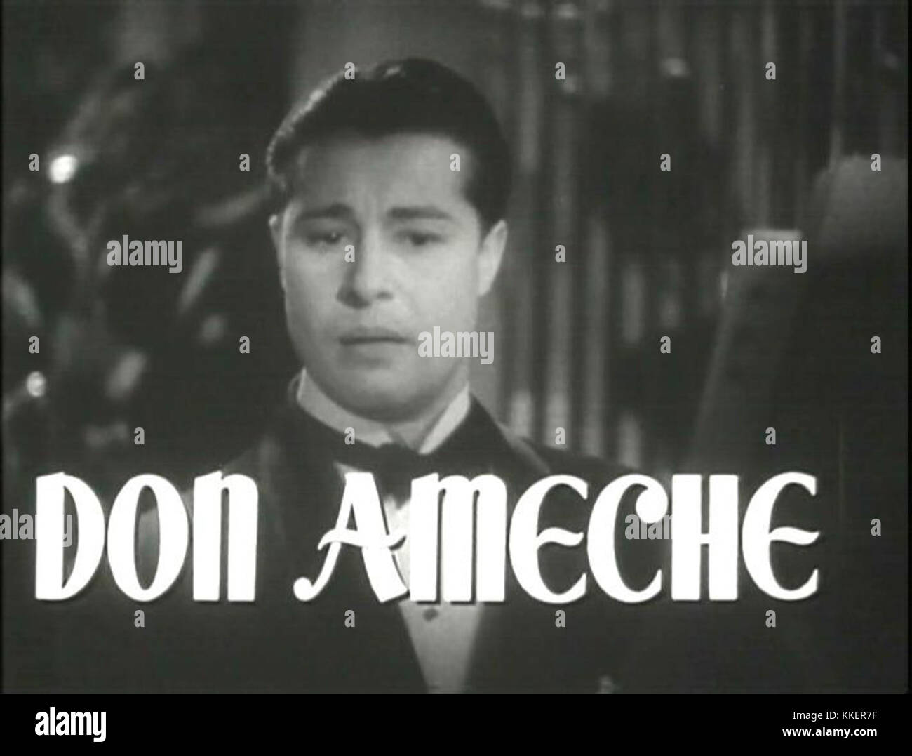 Don Ameche, un acteur renommé, est présenté dans cette représentation des années 1940 du film Ragtime. Sa performance illustre l'âge d'or d'Hollywood et l'essor des comédies musicales cinématographiques. Banque D'Images